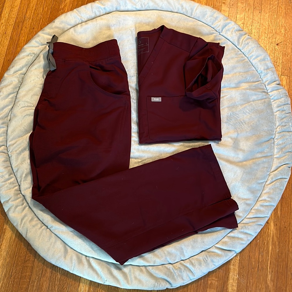 Figs Scrub Set-Burgundy